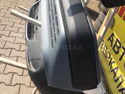 Передний бампер на Mercedes Benz 124 кузов за 45 000 тг. в Алматы – фото 2