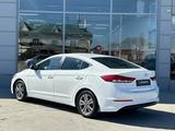 Hyundai Elantra Comfort 2018 года за 7 200 000 тг. в Шымкент – фото 2