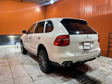 Porsche Cayenne 2007 года за 7 500 000 тг. в Атырау – фото 3