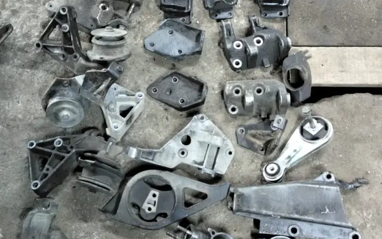 Подушка кронштейн за 3 000 тг. в Алматы