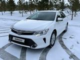 Toyota Camry 2015 года за 12 100 000 тг. в Астана