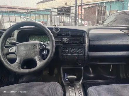 Volkswagen Golf 1993 года за 1 450 000 тг. в Актобе – фото 4