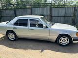 Mercedes-Benz E 230 1992 года за 1 500 000 тг. в Караганда – фото 2