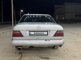 Mercedes-Benz E 200 1994 годаүшін1 800 000 тг. в Жезказган – фото 4