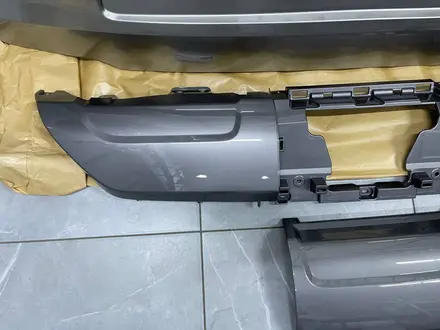 Накладка на крышку багажника Lexus LX600 NEW ORIGINAL за 750 000 тг. в Алматы – фото 15