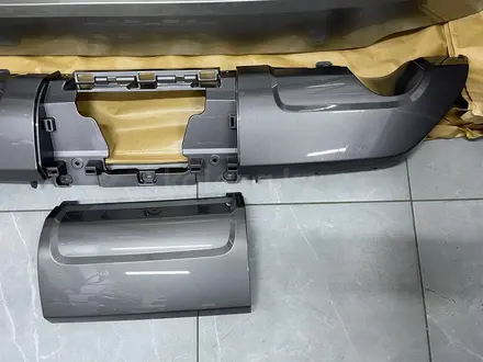 Накладка на крышку багажника Lexus LX600 NEW ORIGINAL за 750 000 тг. в Алматы – фото 14