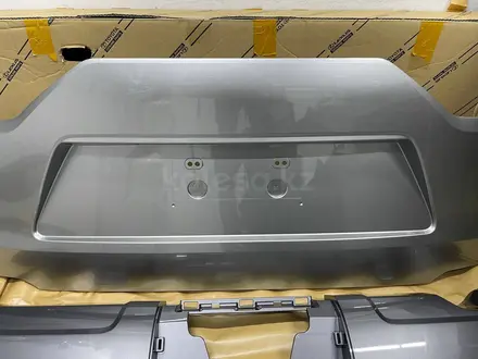 Накладка на крышку багажника Lexus LX600 NEW ORIGINAL за 750 000 тг. в Алматы – фото 17