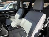 Toyota Highlander 2018 годаүшін13 500 000 тг. в Актау – фото 4
