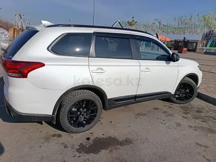 Mitsubishi Outlander 2021 года за 13 300 000 тг. в Алматы – фото 12