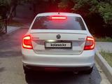 Skoda Rapid 2013 года за 1 800 000 тг. в Шымкент – фото 2