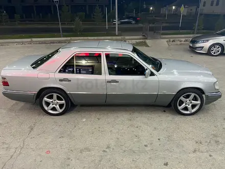 Mercedes-Benz E 280 1994 года за 2 454 555 тг. в Шымкент – фото 20