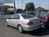 Toyota Avensis 2002 года за 2 500 000 тг. в Шымкент – фото 2