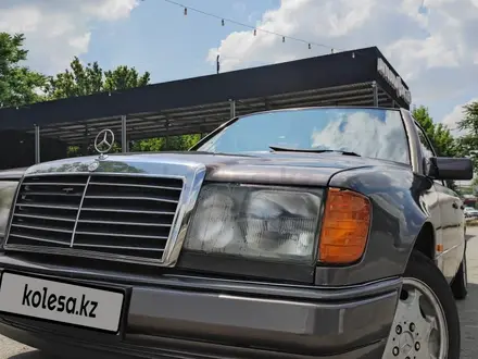 Mercedes-Benz E 230 1993 года за 1 500 000 тг. в Шымкент
