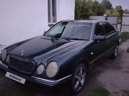 Mercedes-Benz E 200 1999 года за 1 900 000 тг. в Астана – фото 5