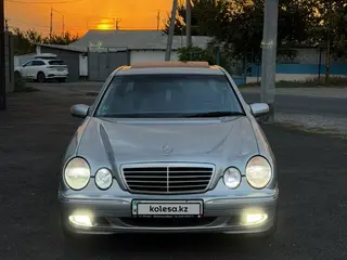 Mercedes-Benz E 320