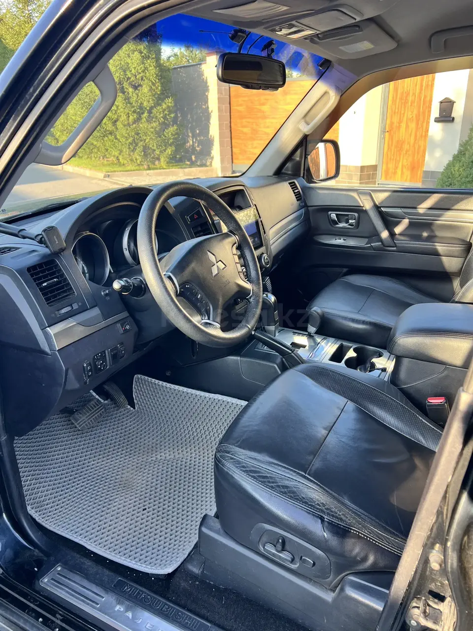 Mitsubishi Pajero, 2011