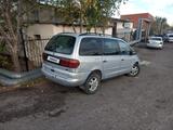 Volkswagen Sharan 1995 годаүшін2 000 000 тг. в Астана – фото 2