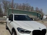 BMW X5 2019 года за 26 500 000 тг. в Алматы – фото 4