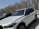 BMW X5 2019 года за 26 500 000 тг. в Алматы – фото 3
