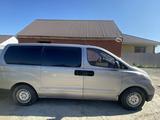 Hyundai H-1 2011 года за 6 500 000 тг. в Уральск – фото 2