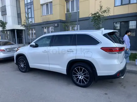 Toyota Highlander 2017 года за 19 500 000 тг. в Алматы – фото 4
