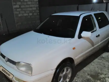 Volkswagen Golf 1995 года за 900 000 тг. в Актобе