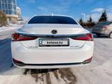 Lexus ES 250 2022 годаүшін31 800 000 тг. в Астана – фото 4