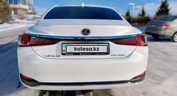 Lexus ES 250 2022 годаүшін31 800 000 тг. в Астана – фото 4