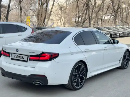 BMW 540 2021 года за 26 500 000 тг. в Алматы – фото 14