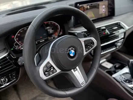 BMW 540 2021 года за 26 500 000 тг. в Алматы – фото 18