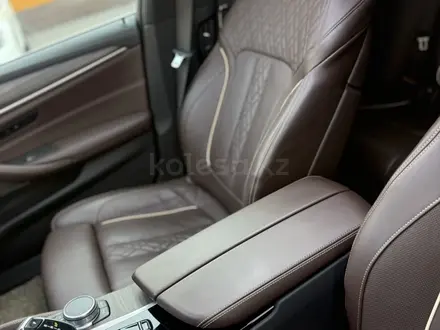 BMW 540 2021 года за 26 500 000 тг. в Алматы – фото 20
