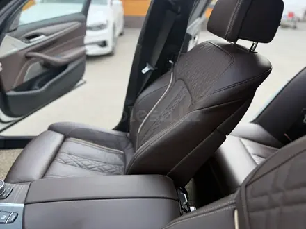 BMW 540 2021 года за 26 500 000 тг. в Алматы – фото 29