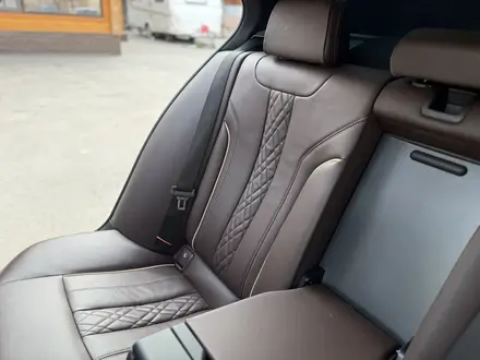 BMW 540 2021 года за 26 500 000 тг. в Алматы – фото 30