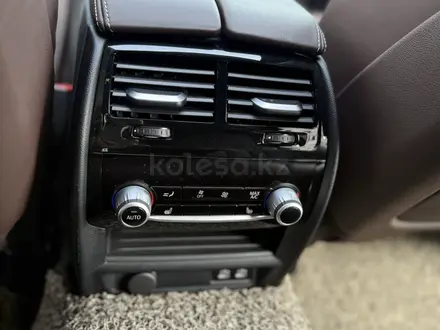 BMW 540 2021 года за 26 500 000 тг. в Алматы – фото 31