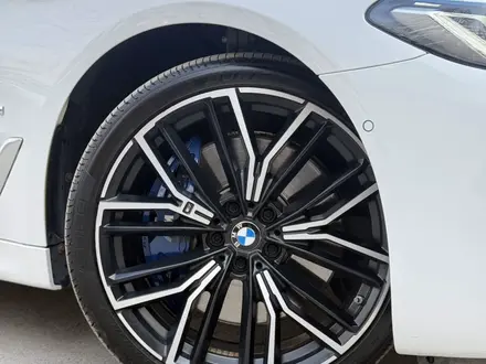 BMW 540 2021 года за 26 500 000 тг. в Алматы – фото 3
