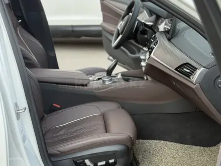 BMW 540 2021 года за 26 500 000 тг. в Алматы – фото 40