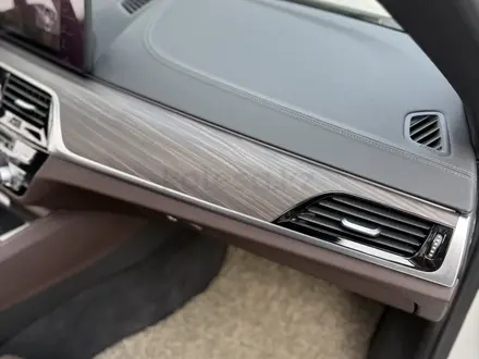 BMW 540 2021 года за 26 500 000 тг. в Алматы – фото 44