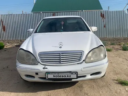 Mercedes-Benz S 320 1999 года за 2 324 900 тг. в Атырау – фото 2