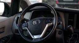 Toyota Sienna 2015 года за 10 500 000 тг. в Актау – фото 3