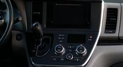 Toyota Sienna 2015 года за 10 500 000 тг. в Актау – фото 4