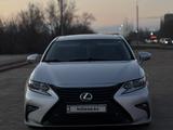 Lexus ES 350 2015 года за 14 000 000 тг. в Уральск