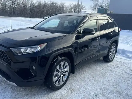 Toyota RAV4 2021 года за 18 000 000 тг. в Уральск – фото 2