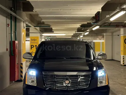 Cadillac Escalade 2008 года за 10 000 000 тг. в Алматы