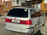 Volkswagen Sharan 2002 годаfor3 000 000 тг. в Актобе – фото 4