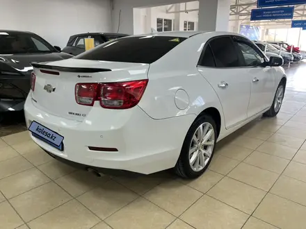 Chevrolet Malibu 2015 года за 6 100 000 тг. в Актау – фото 4
