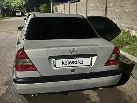 Mercedes-Benz C 180 1996 года за 2 100 000 тг. в Астана – фото 12