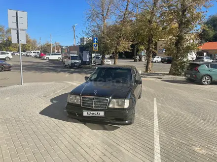 Mercedes-Benz E 220 1994 года за 1 650 000 тг. в Астана – фото 3