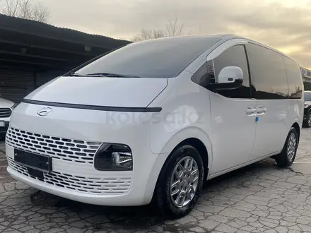 Hyundai Staria 2022 годаүшін19 500 000 тг. в Алматы