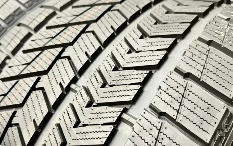 Новые шины R23 285/35 R23 325/30 R23 за 1 100 000 тг. в Астана