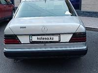 Mercedes-Benz E 200 1992 годаfor1 200 000 тг. в Караганда